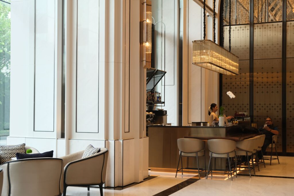 曼谷|Eastin Grand Hotel Phayathai 一入住就不想退房!超浮誇無邊際泳池人生必住 2 曼谷、曼谷飯店、曼谷旅遊、帕亞泰易思廷